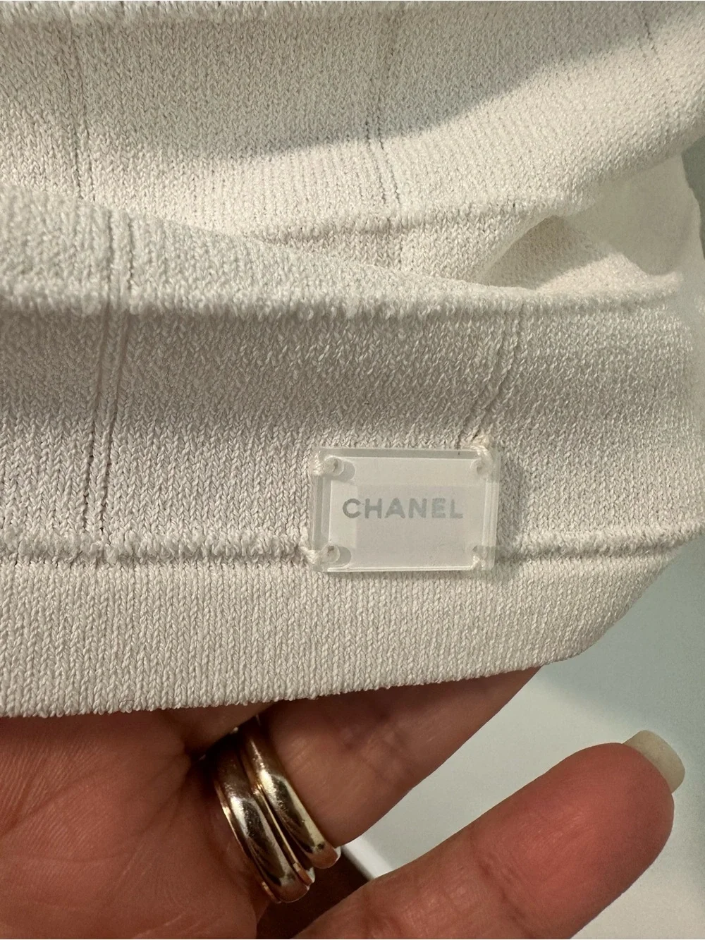CHANEL Classic White Grid-Texture Short Sleeve Top